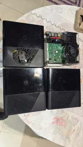 4 Xbox 360 para retirada de peças
