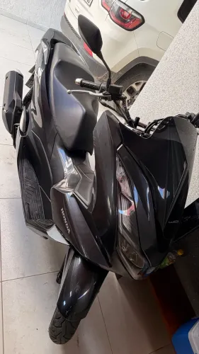 Moto super de mulher só usa pra ir trabalhar e fica parada conservada