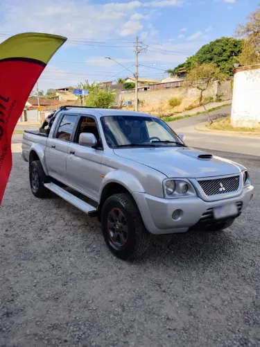 Mitsubishi L200 Outdoor HPE 2.5 4X4 CD T.dies. Mec. 2011