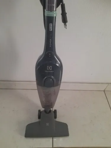 Aspirador de pó em Bom estado de conservação motivo de viagem !