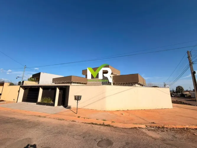Vende-se Casa  Setor Aeroporto - Caldas Novas - GO
