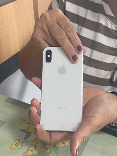 Vendo um iPhone XS semi novo