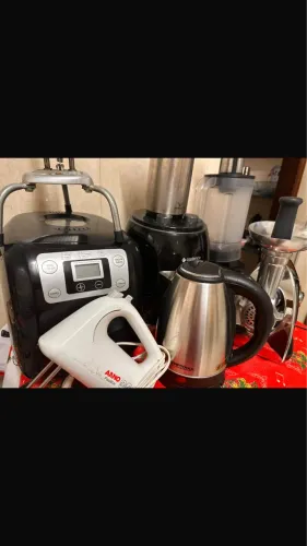 Lote de utensílios pra cozinha (liquidificador, airfryer, moedor de carne, etc)