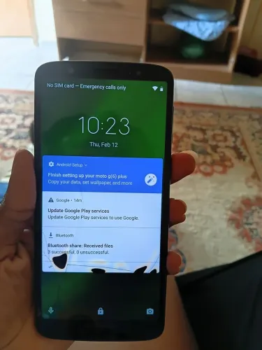 Vendo celular Motorola G6 funcionando perfeitamente só esta trincado a capa 90R$