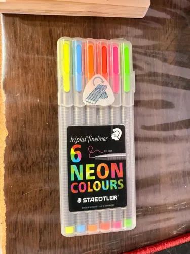 STAEDTLER TRIPLUS FINELINER NEON - 6 CANETAS
