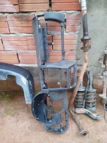 Venda de peças Corsa Sedan ano 2002