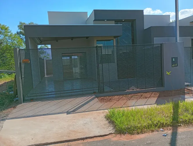 Alugo casa em Umuarama próximo ao colégio geração cima