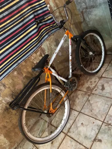 Bike motadinha leia descrição
