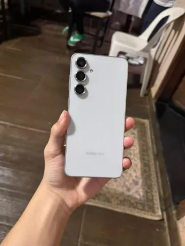 Samsung Galaxy S24 FE 