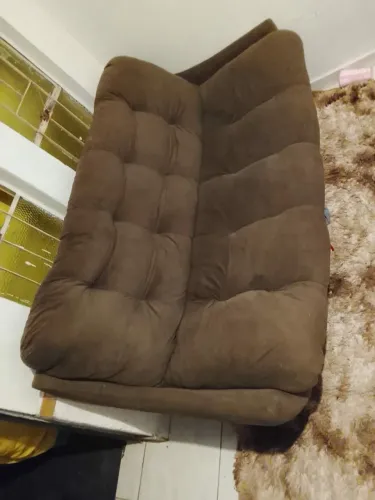 Vendo sofá 3 lugares bem conservado ótimo para uso 