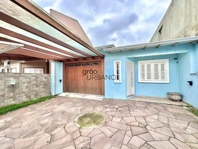 Casa terrea com 3 Dormitórios, 2 Vagas e Piscina Conforto e Excelente Localização