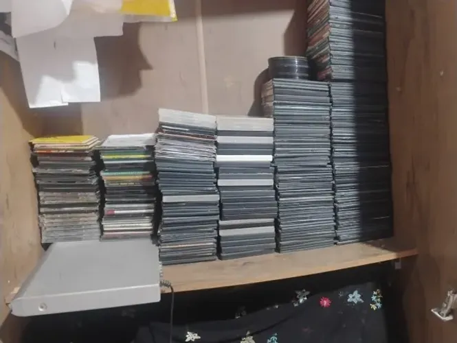 Aparelho DVD (cd's e dvd's)