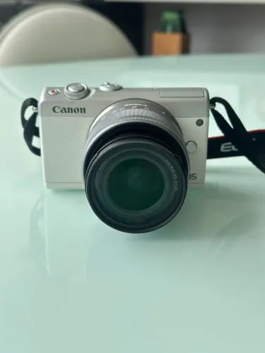Câmera canon m100