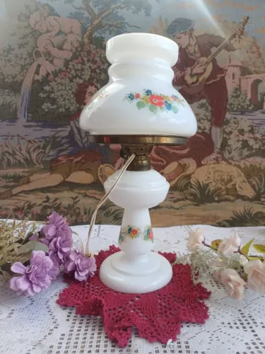 Abajur vintage em opalina raro (refazer fiação)