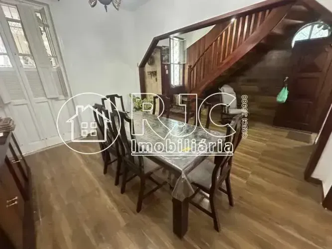 Imóvel para venda tem 270 m2 Casa na Oliveira da Silva com 3 quartos em Tijuca - Rio de Ja