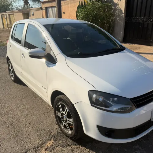 Volkswagen Fox 1.0 MI Total Flex 8V 5P 2013