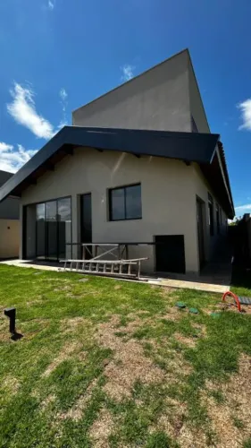 CASA CONDOMINIO FECHADO ZONA SUL