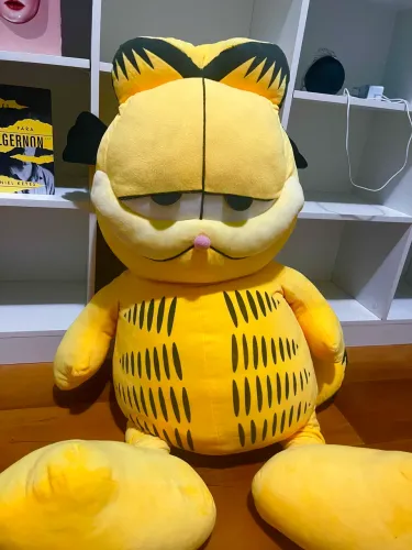 Pelúcia Garfield 128cm
