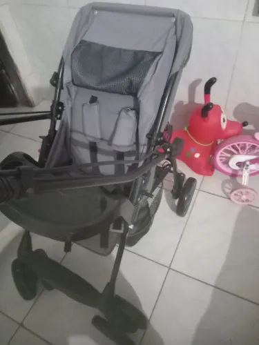 Vendo carrinho de bebê galzerano