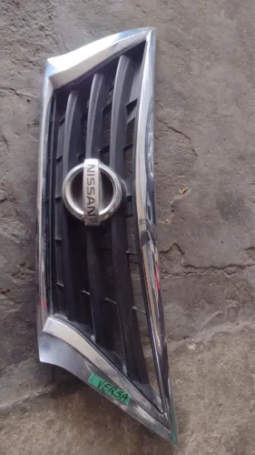 Grade dianteira cromada NISSAN versa 2015/2020