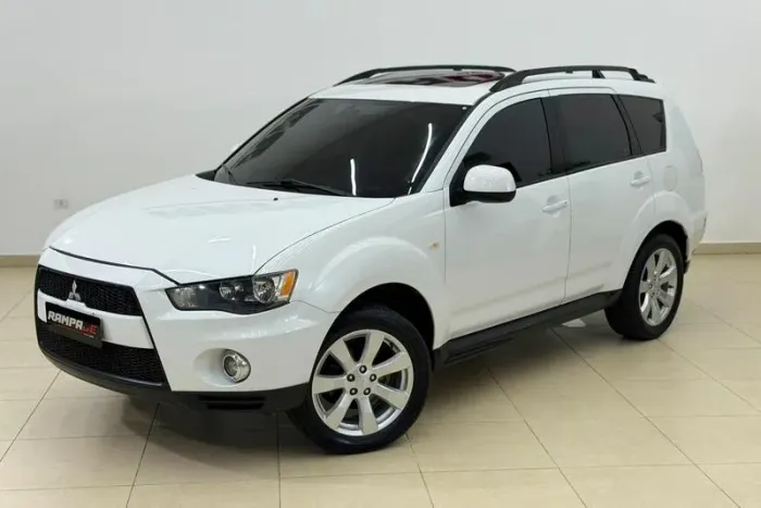 Mitsubishi Outlander 2.0 16V 160cv Aut. 2013