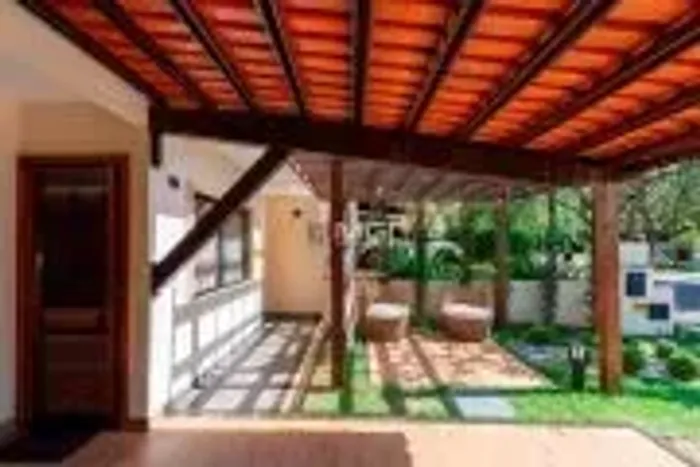 Sobrado à venda com 3 quartos - Condominío Privê dos Girassois