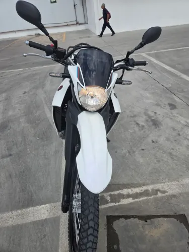 Xt 660r , 2011/2012 , moto se encontra em caruaru Pernambuco 