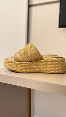 SCHUTZ