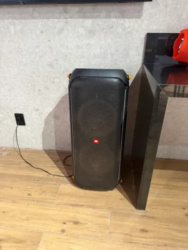 Jbl party Box 710