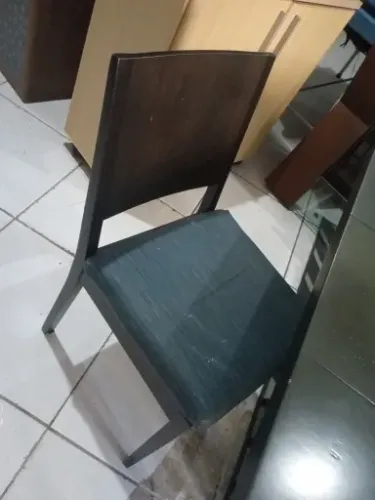 (Cód 020) Mesa de Jantar com 4 Cadeiras.