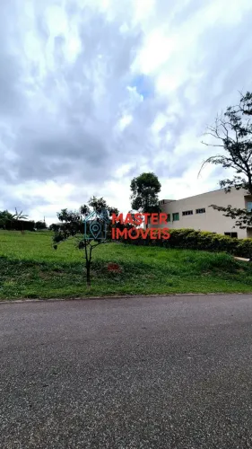 LOTE DE 1.000m² EM CONDOMÍNIO FECHADO