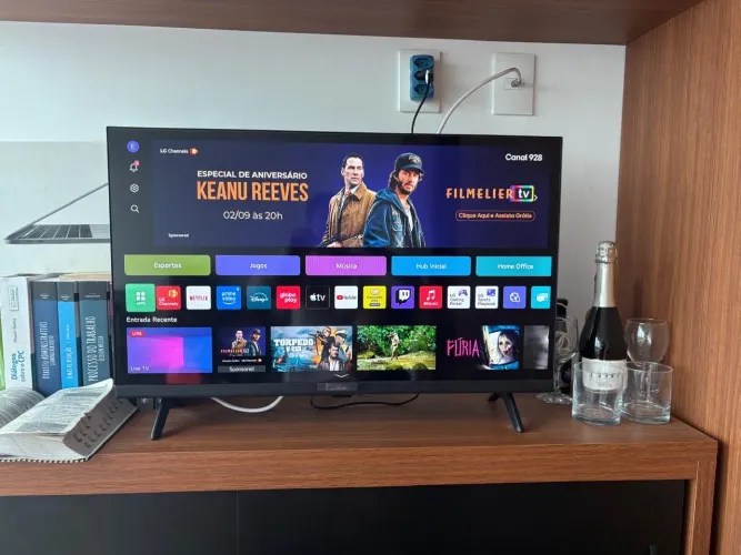 Tv Sansung 32 Smart seminova e caixa