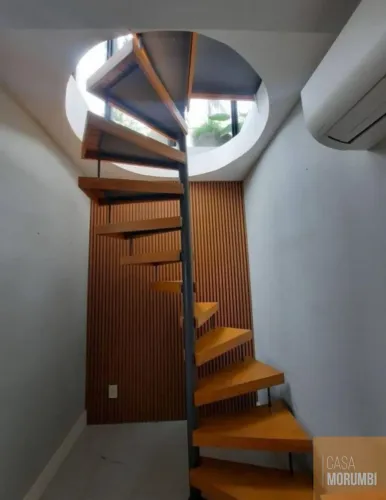 Cobertura à venda em Pinheiros, São Paulo-SP: 2 quartos, 1 suíte, 2 vagas e 140m² de área.