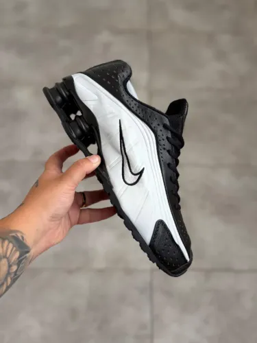 Tênis Nike Shox R4 Premium Importado Cor: Prata/Preto - Disponível 38 AO 43