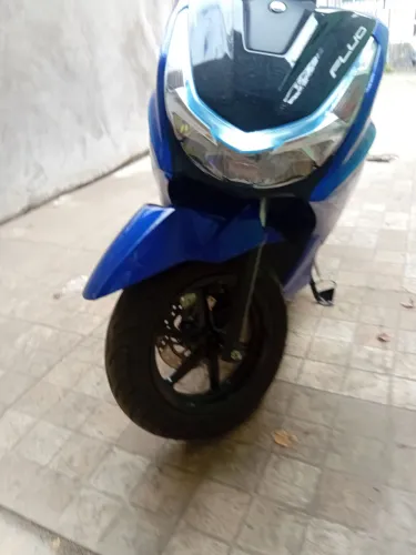 Yamaha fluo zerada, de garagem