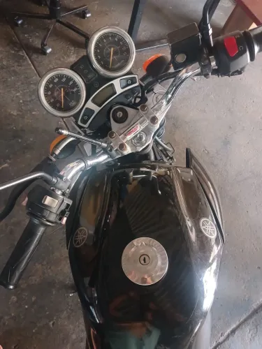 Fazer 250 Baixada
