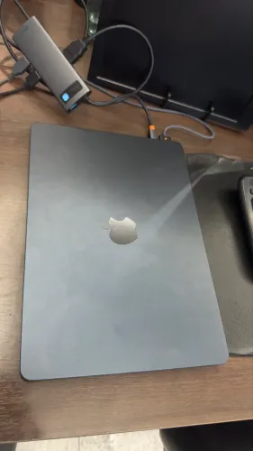 Macbook air m4 air 16gb 256 13" tela queimada