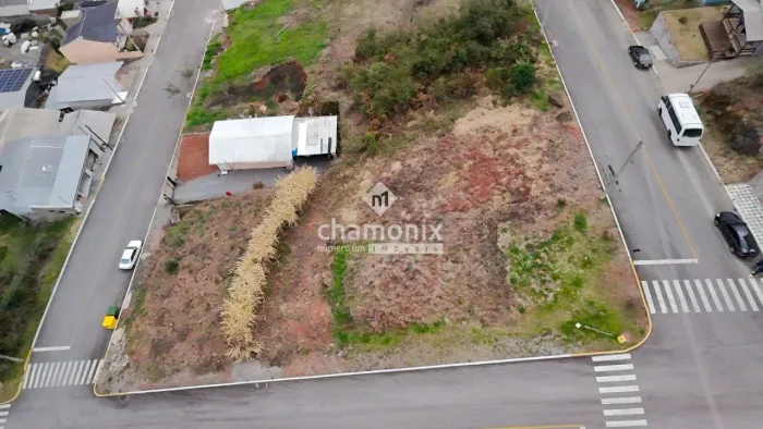 TERRENO DE ESQUINA - NOVA PÁDUA (300,00m²)