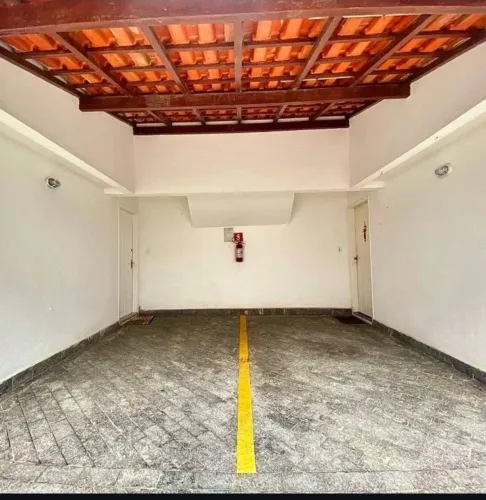 Sobrado em Condomínio fechado no Jardim Las Palmas.