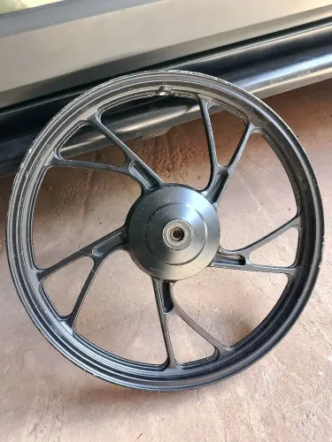 Roda dianteira aro 18 freio tambor