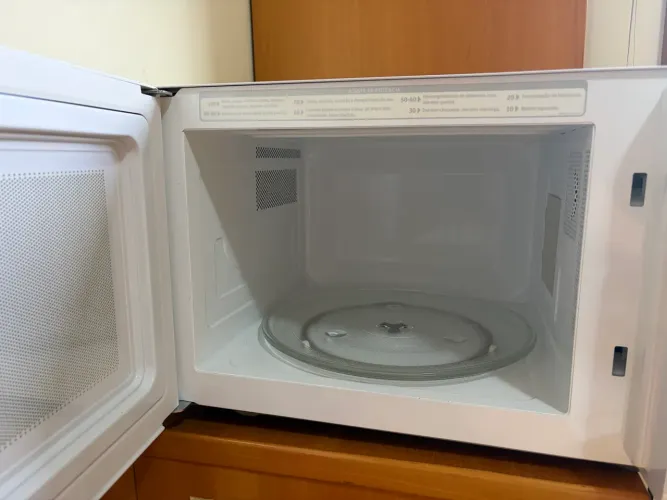 Micro-ondas Electrolux 31L Branco - Excelente estado