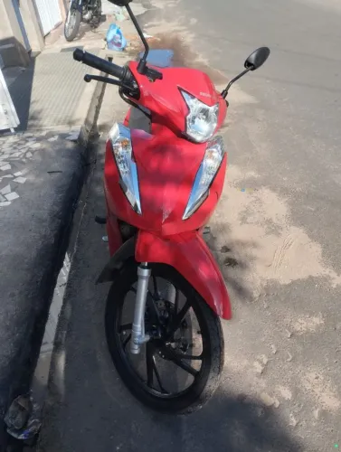 Honda biz 125cc 2024 em dias ,no jeito de transferir.