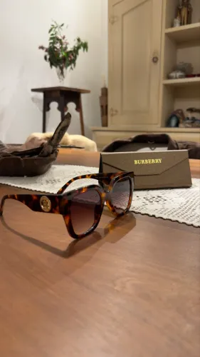 Óculos burberry feminino original
