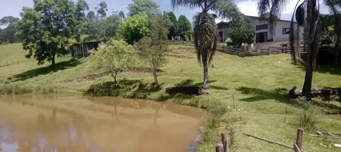 CHACARA EM MANDIRITUBA