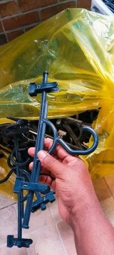 Cabides de prático com presilha 