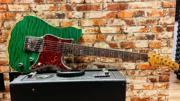 Guitarra Yamaha 402S