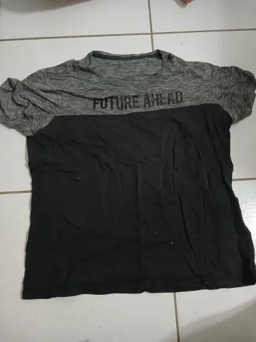 Camiseta Preta e Cinza de Algodão