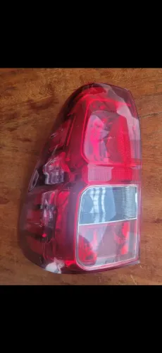 LANTERNA Hilux 2018 traseiro esquerdo, original, sem led em até 10x de R$56,00 no cartão 
