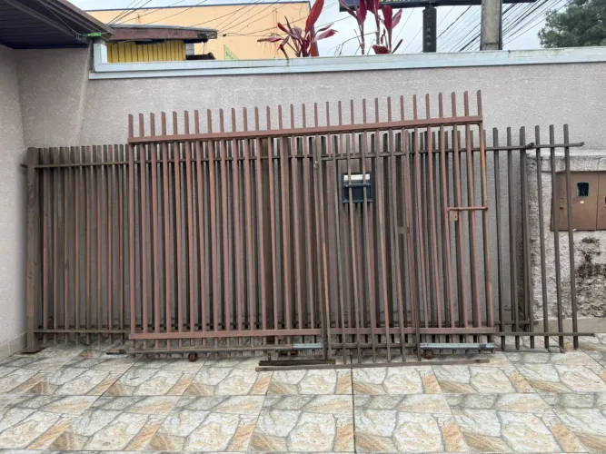 Portão, grade e motor