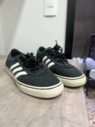 Tênis Adidas